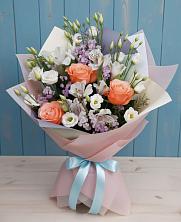 Букет цветов из:  Лизиантусы, Розы, Альстромерии и Гипсофила в Юрово